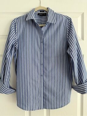100% cotton blue & white non-iron button down shirt (M)